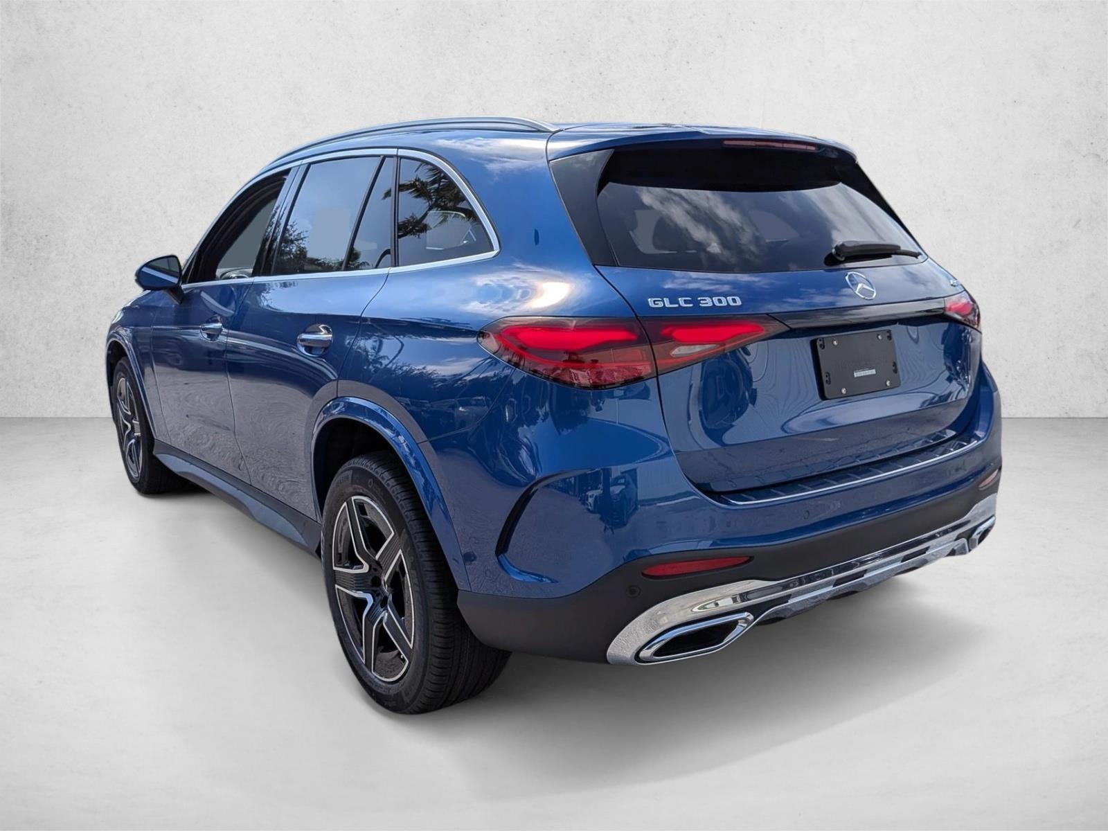 2026 GLC 300 4MATIC, photo 8 of 16