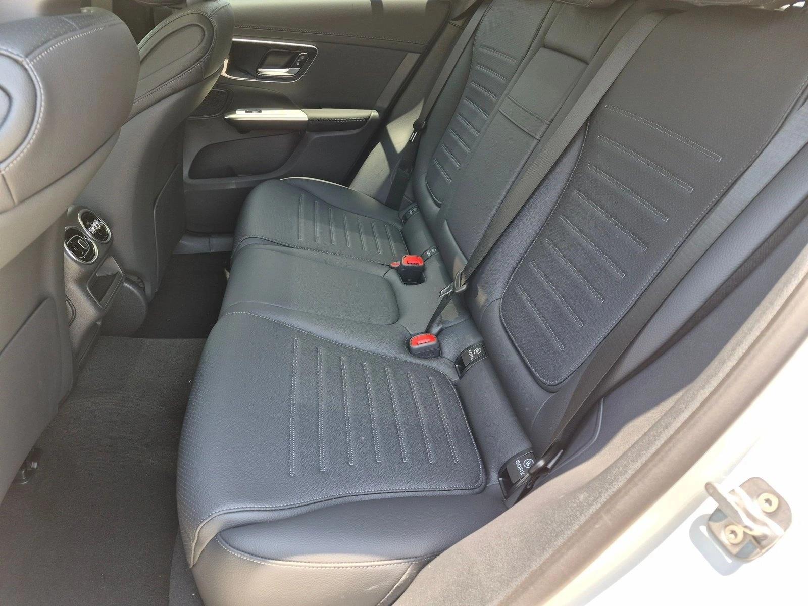 2026 GLC 300 4MATIC, photo 14 of 16