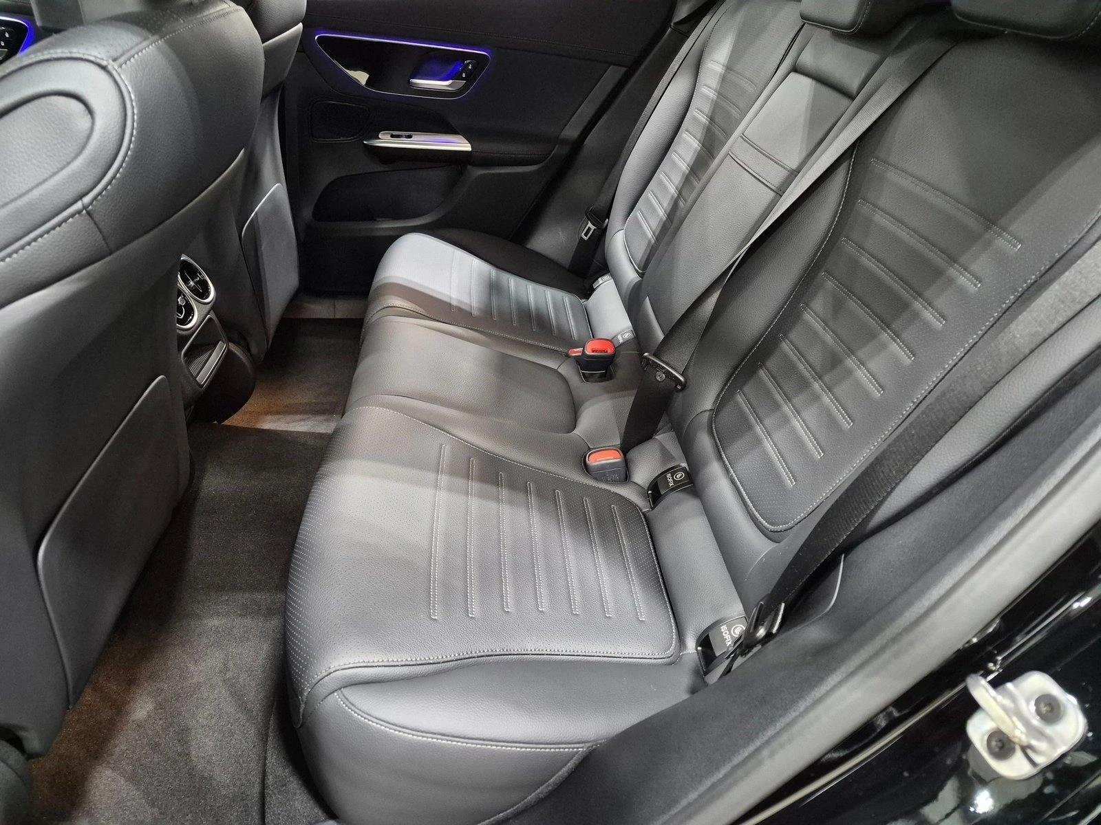 2026 GLC 300, photo 19 of 25