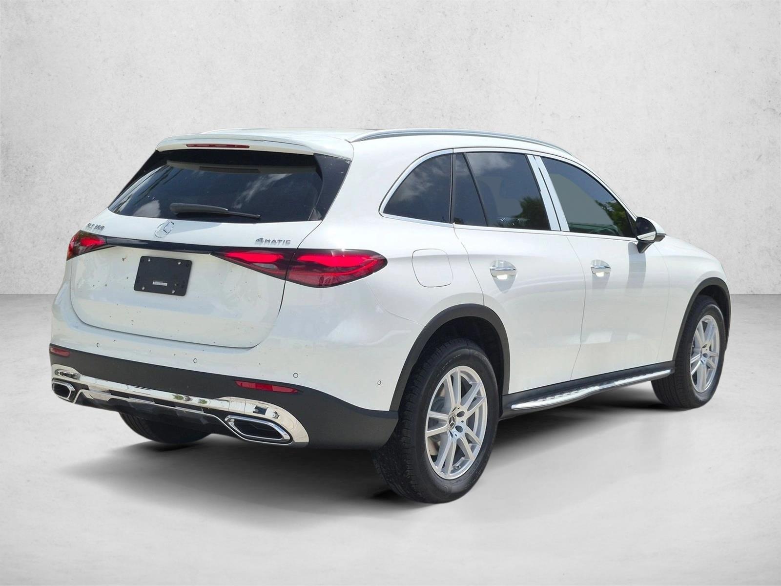 2026 GLC 300 4MATIC, photo 4 of 15