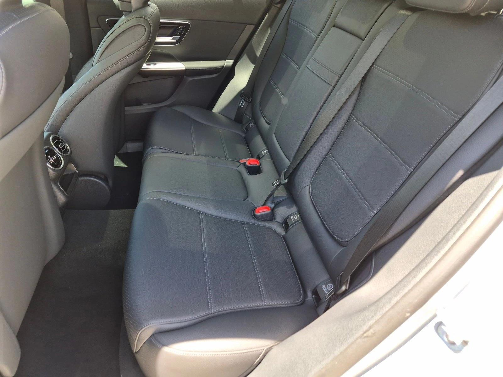 2027 GLC 300, photo 15 of 17