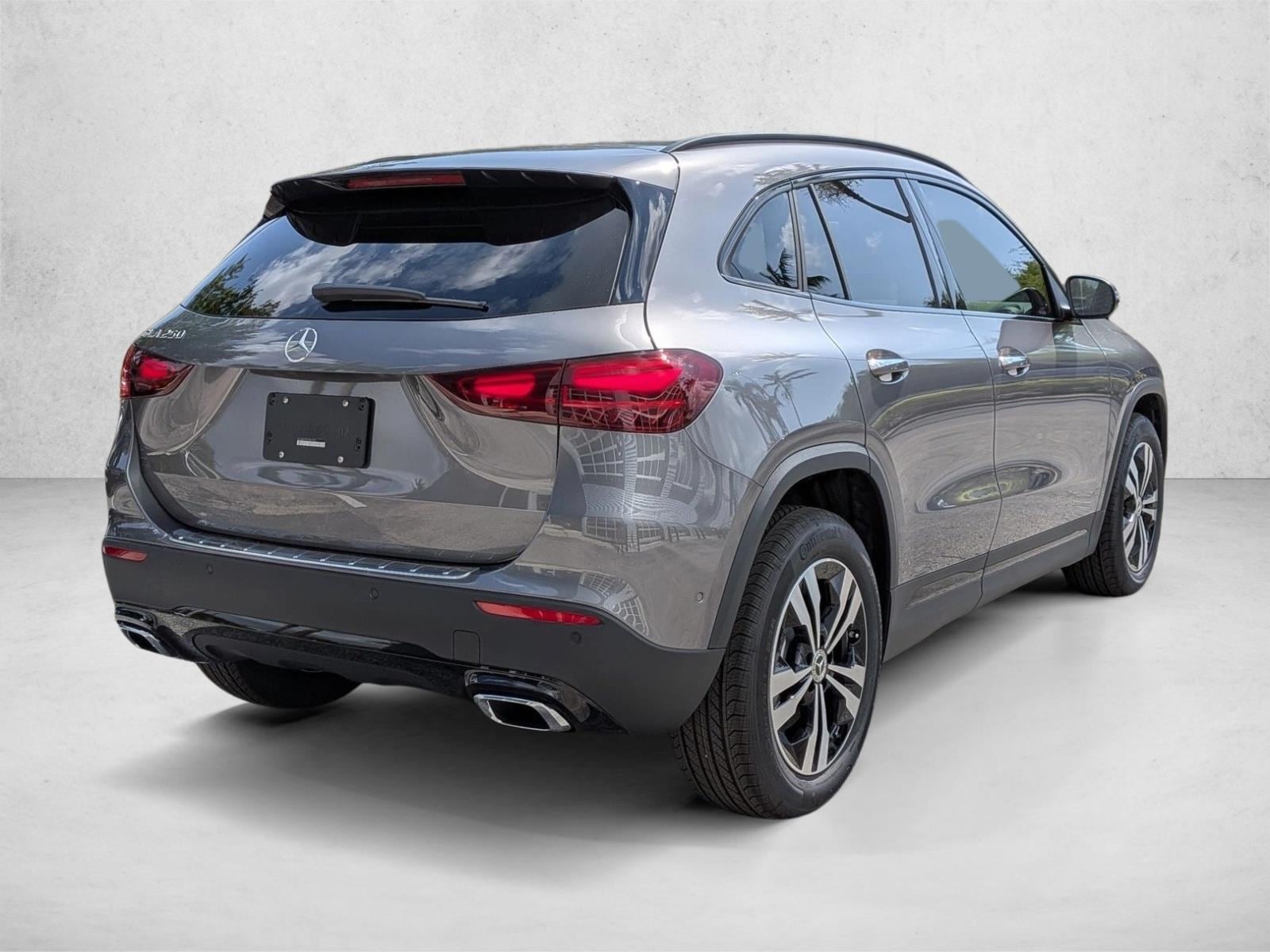 2026 GLA 250, photo 2 of 16