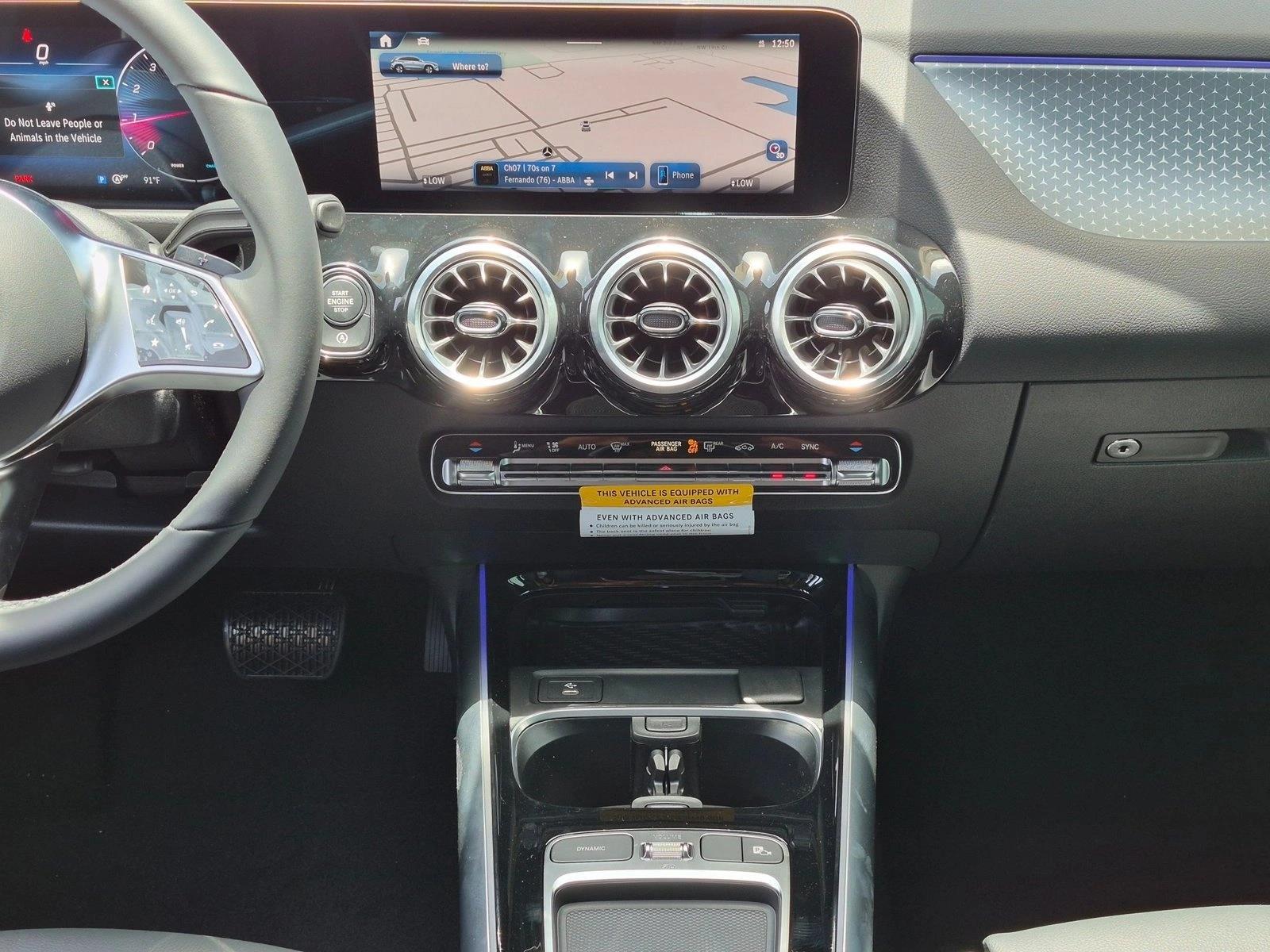 2026 GLA 250, photo 11 of 17
