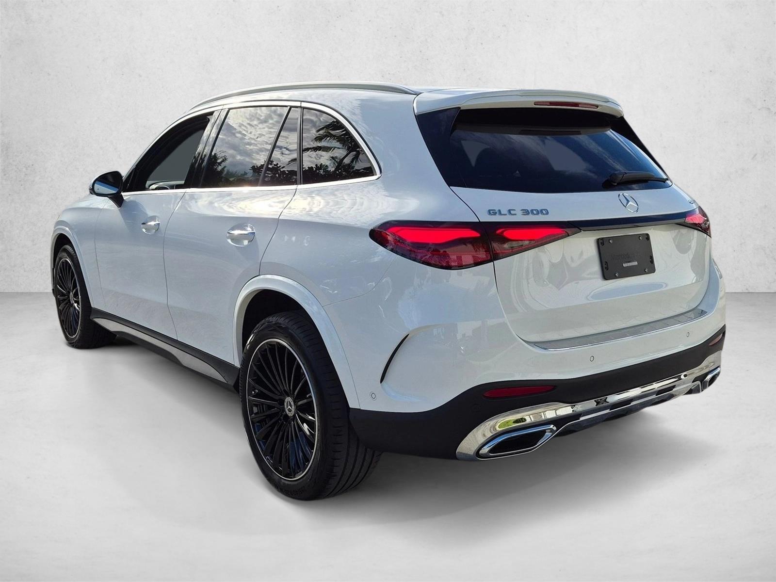2027 GLC 300 4MATIC, photo 8 of 17