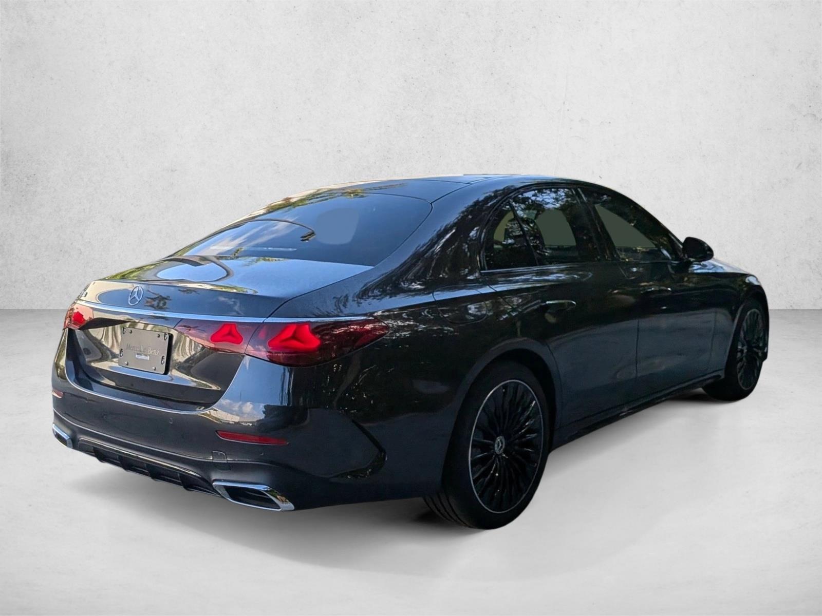 2026 E 350, photo 2 of 17