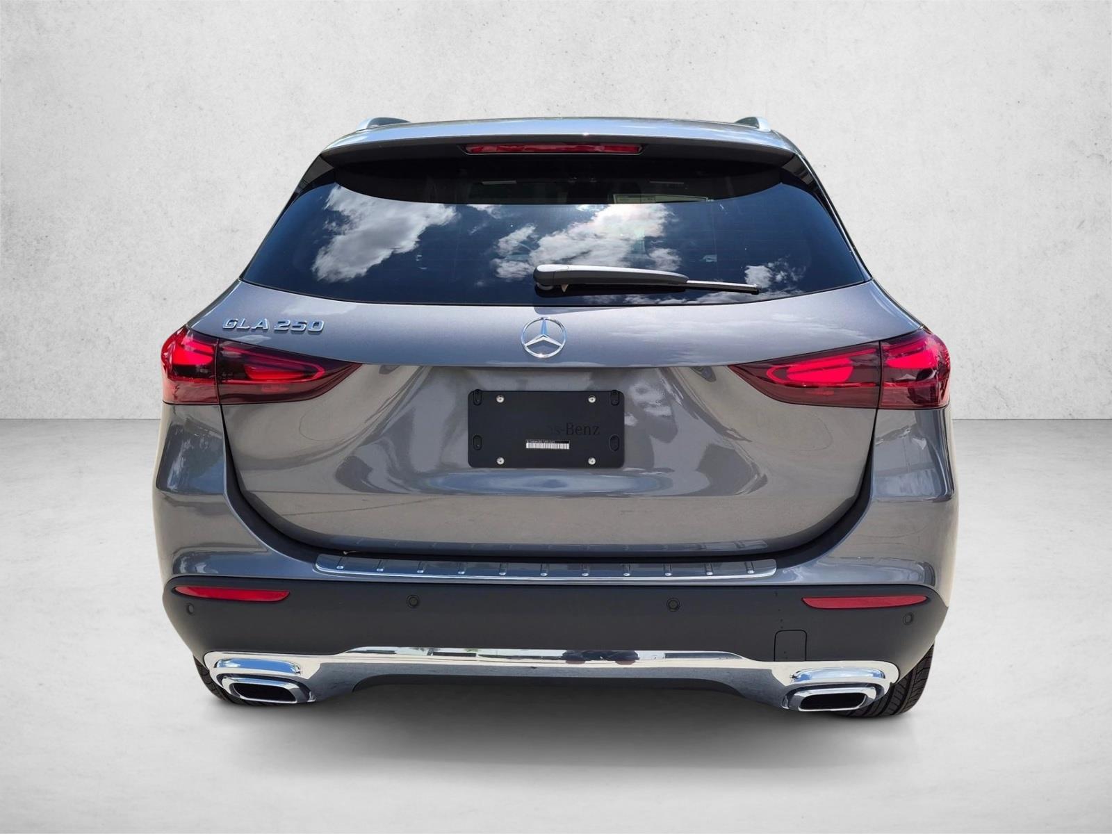 2026 GLA 250, photo 7 of 17