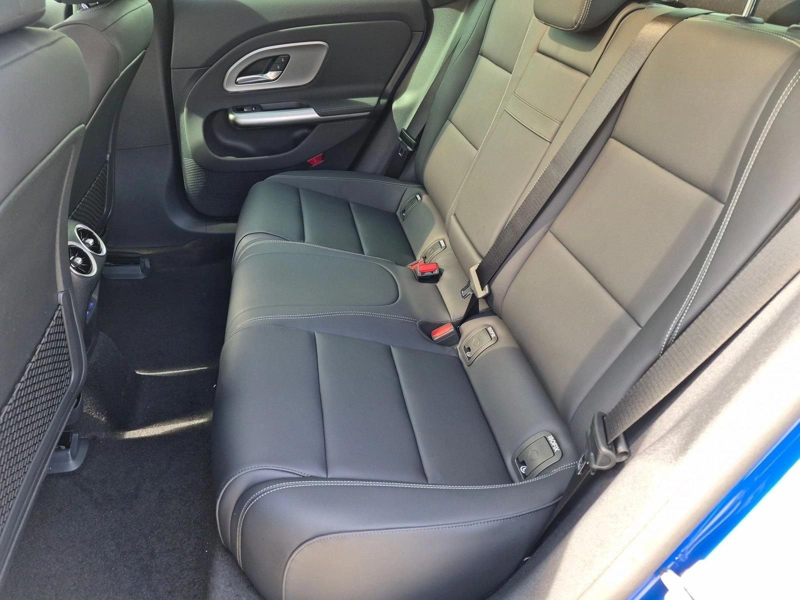 2027 CLA 350 4MATIC, photo 15 of 17