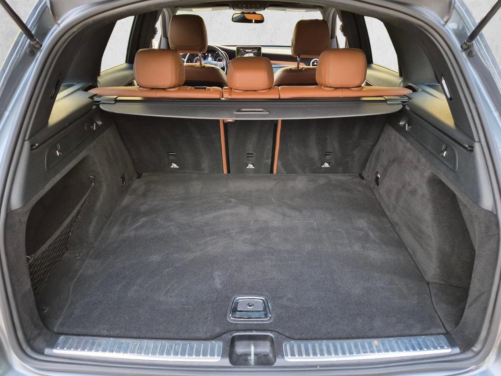 2019 GLC 300 4MATIC, photo 6 of 25