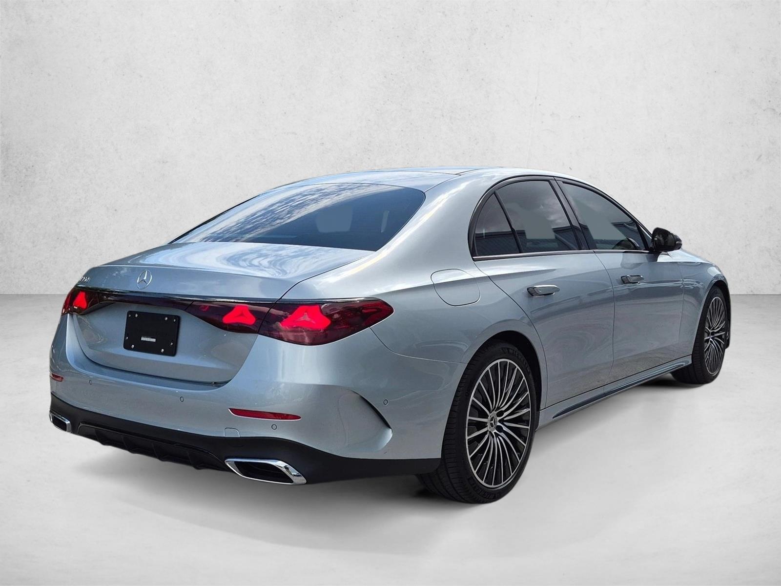 2027 E 350, photo 2 of 17