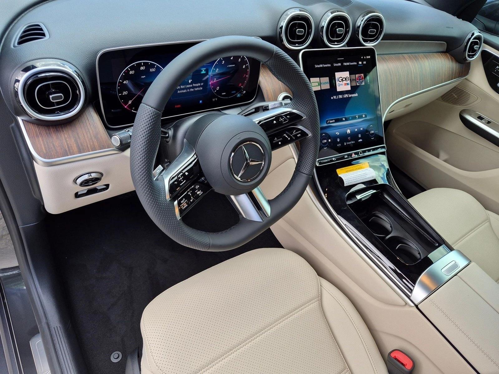 2027 GLC 300, photo 3 of 17