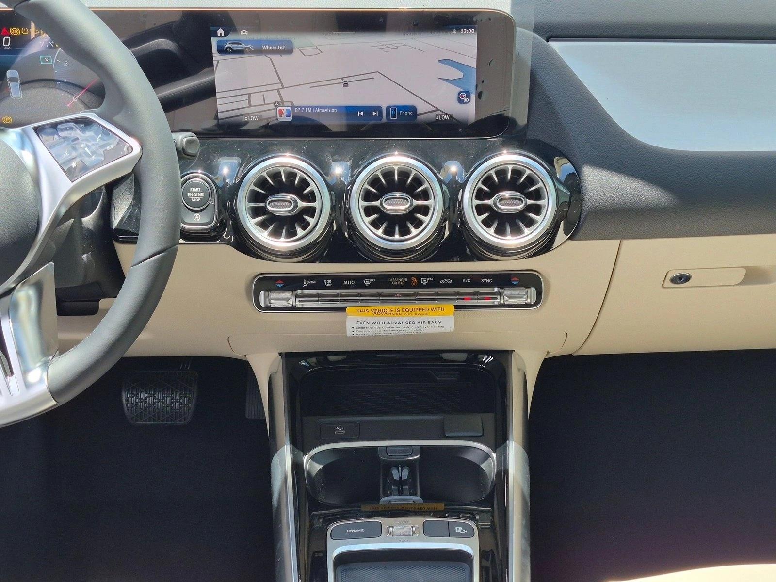 2026 GLA 250, photo 11 of 17