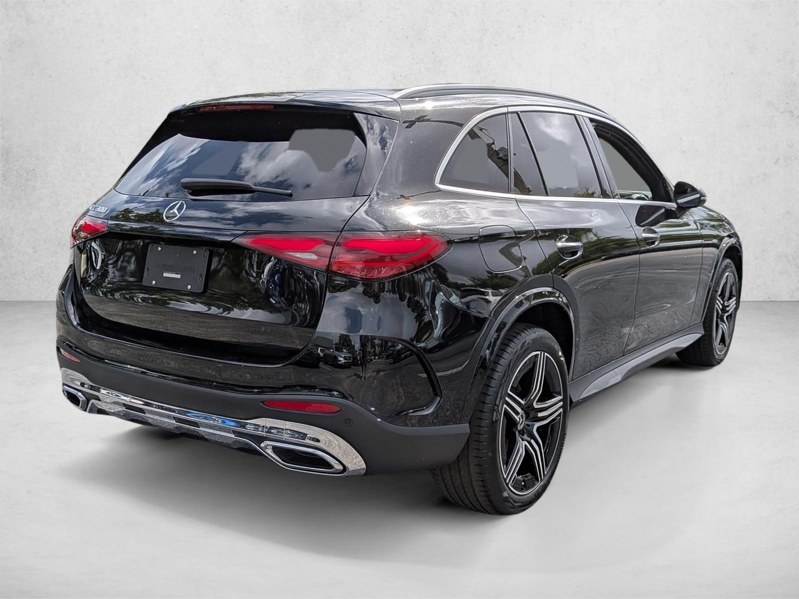 2026 GLC 300, photo 2 of 16