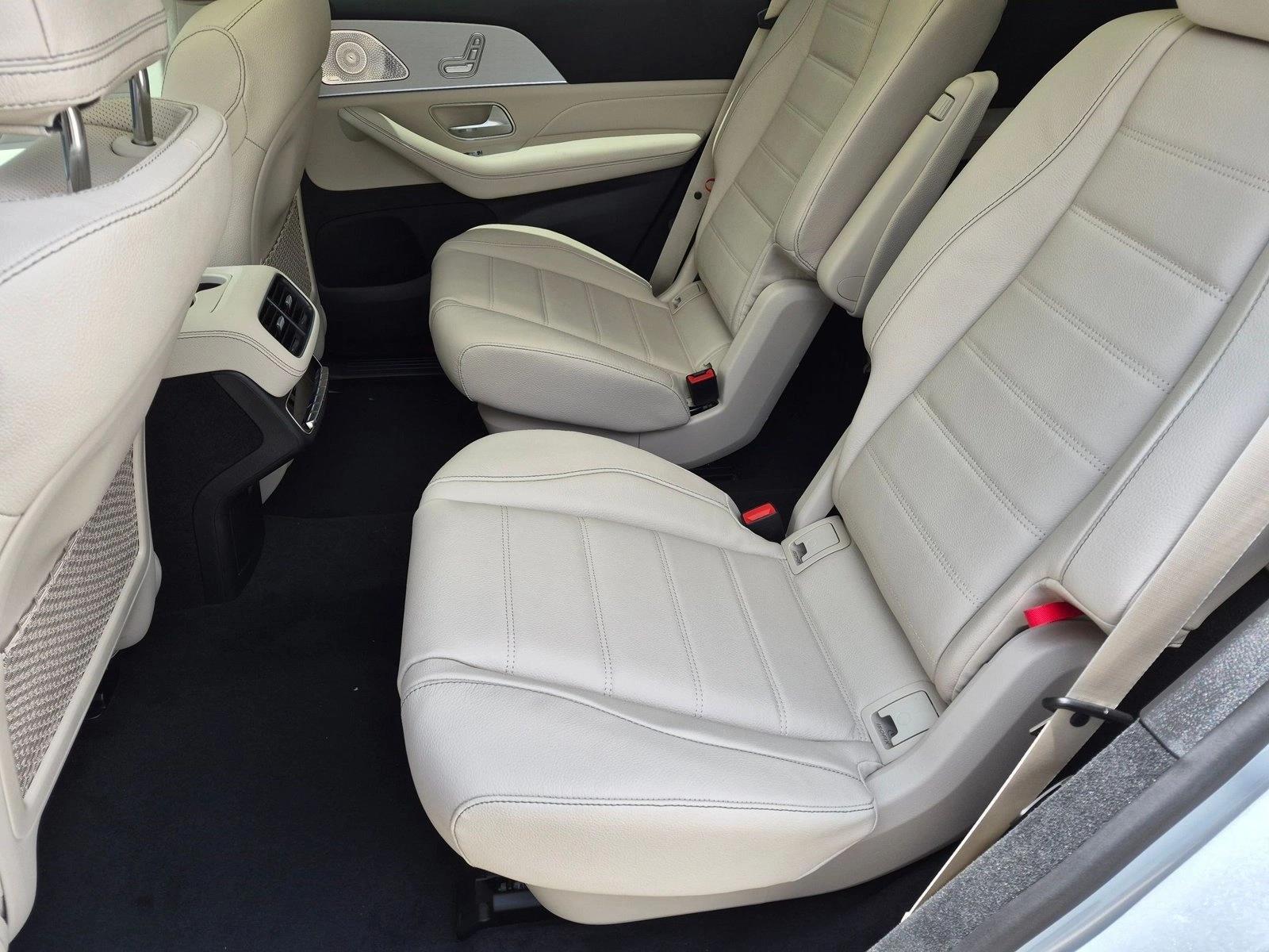 2026 GLS 450 4MATIC, photo 15 of 18