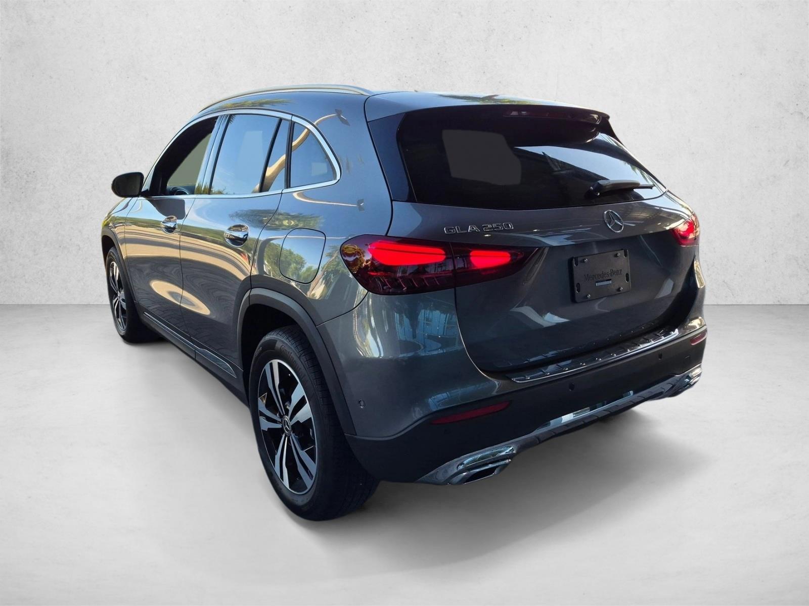 2026 GLA 250, photo 8 of 17