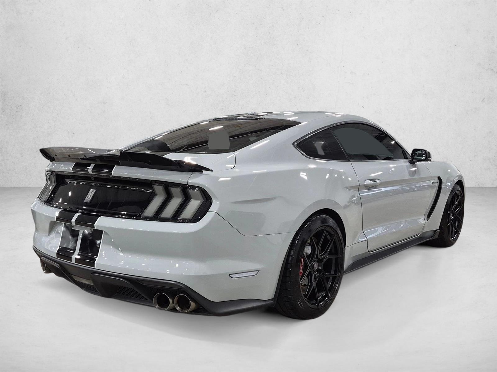 2017 Ford Mustang Shelby Coupe, photo 5 of 24