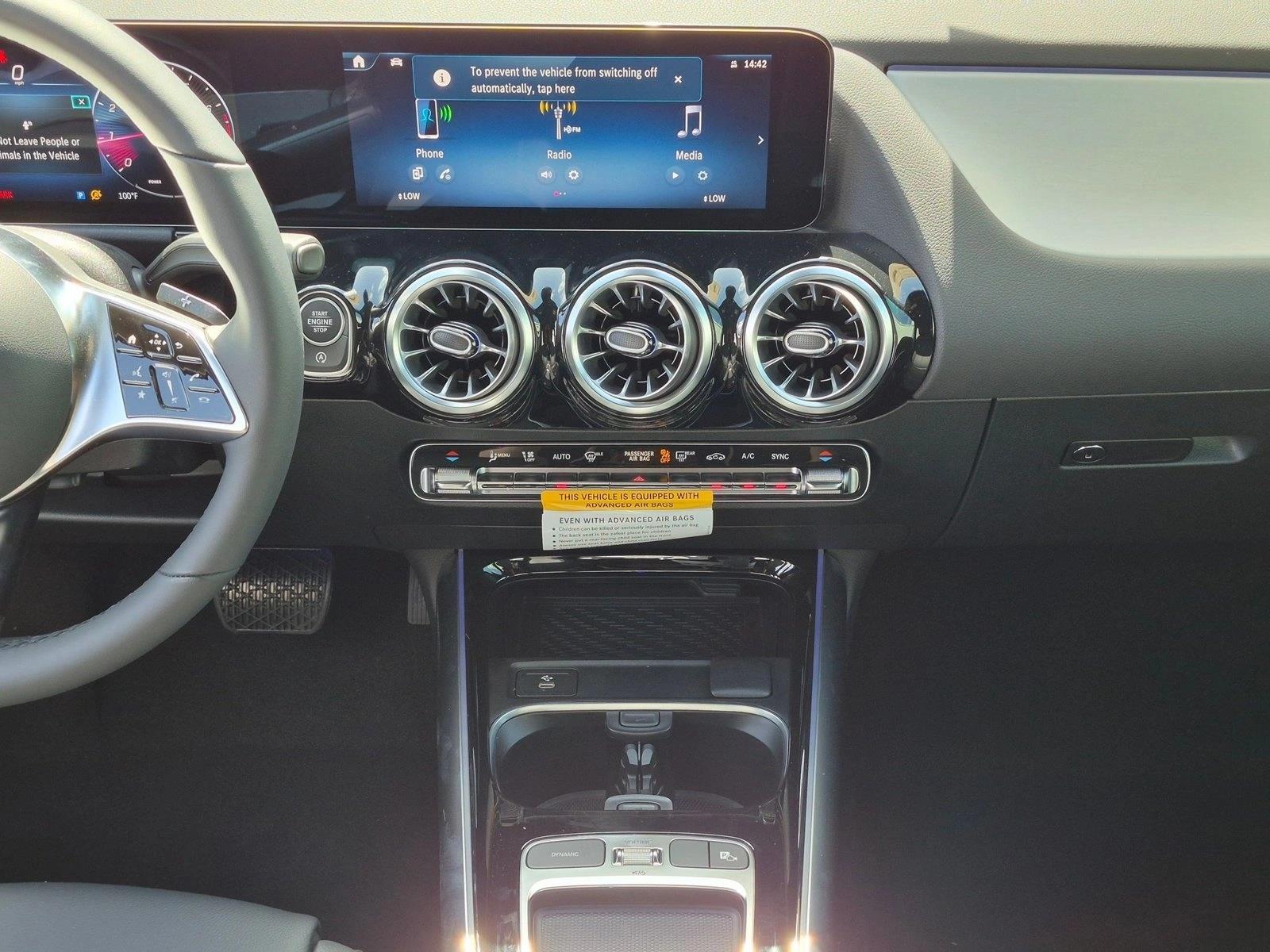 2026 GLA 250, photo 11 of 16