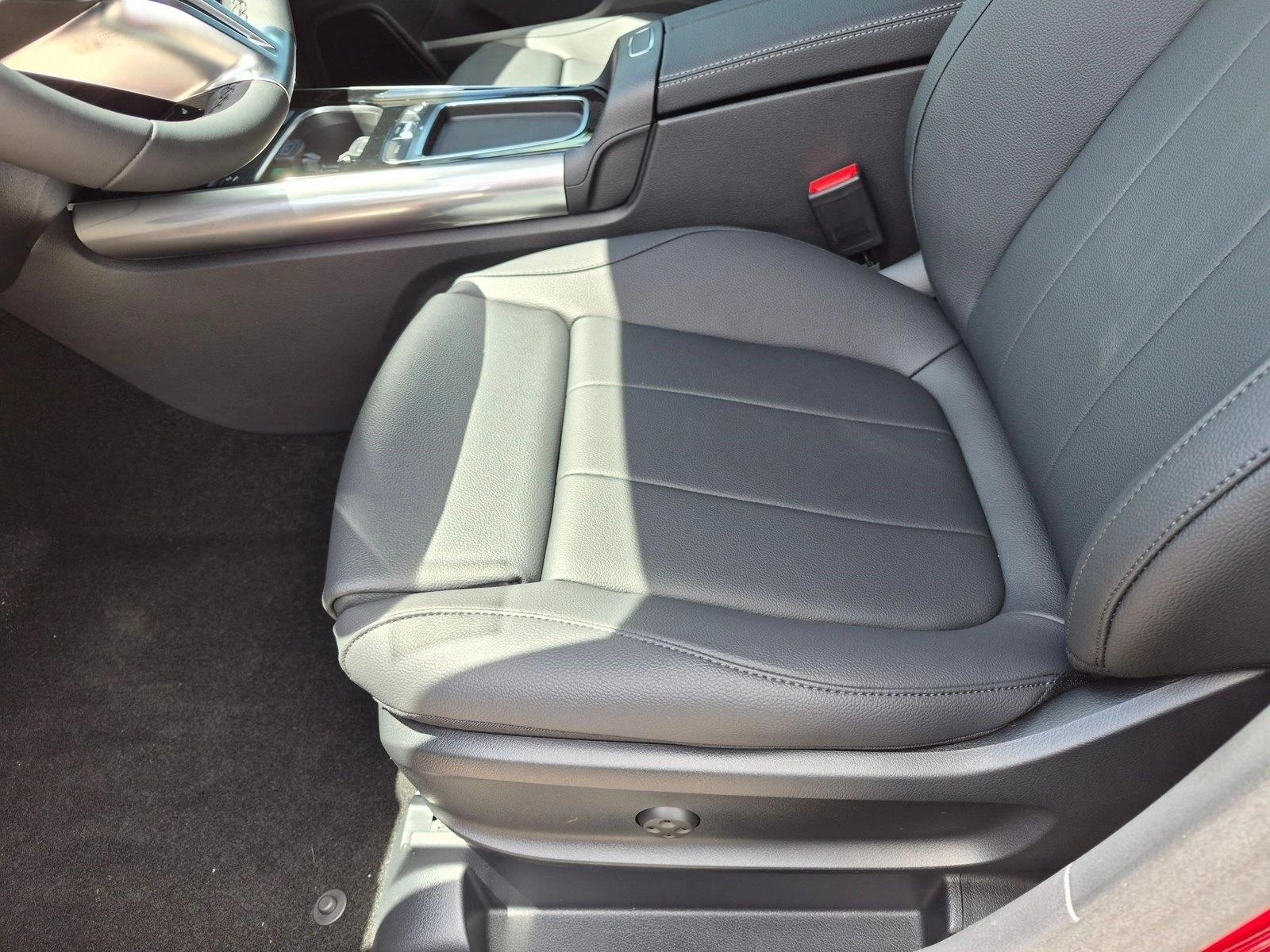 2026 GLA 250, photo 4 of 16
