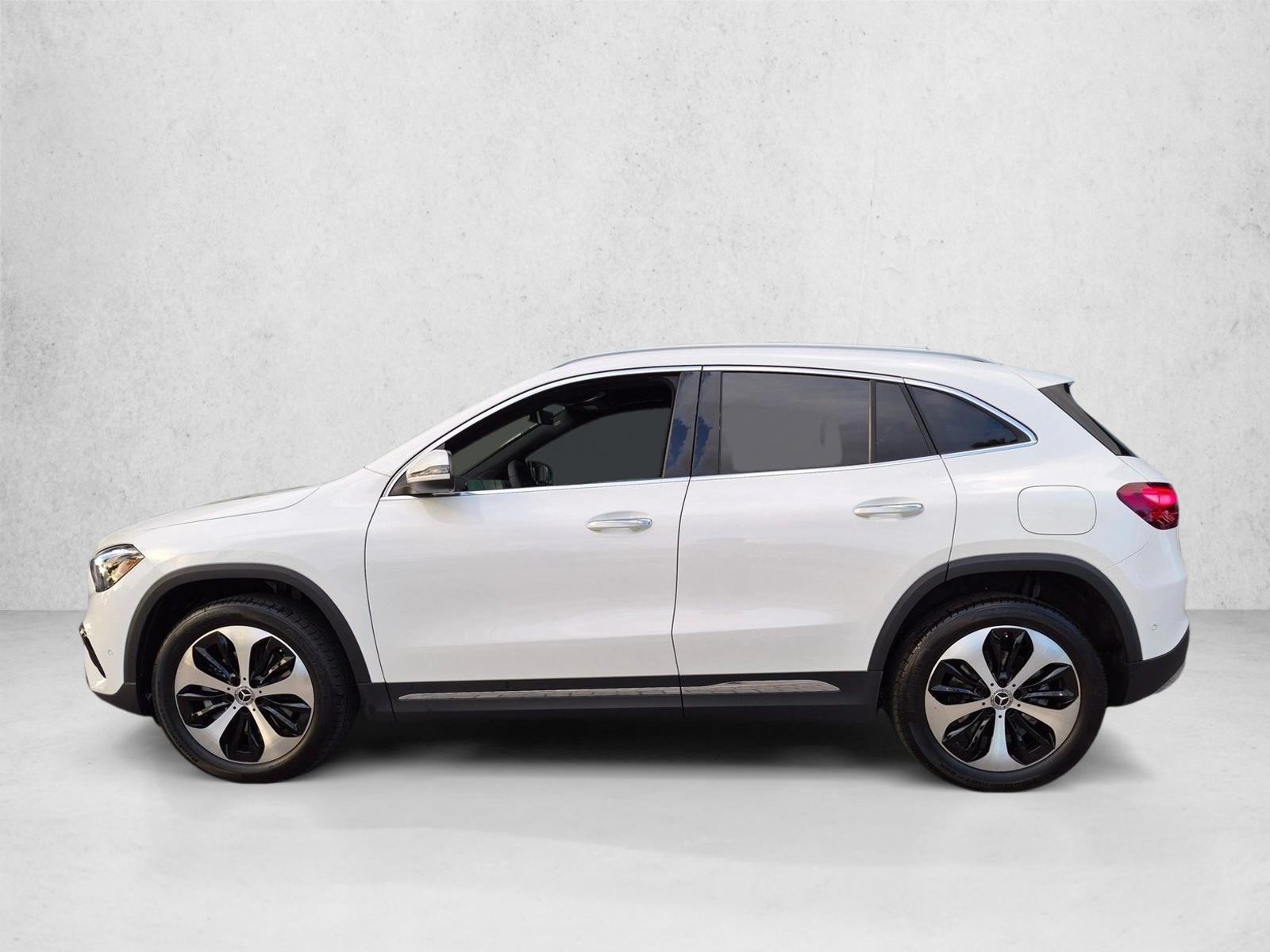 2026 GLA 250, photo 4 of 17