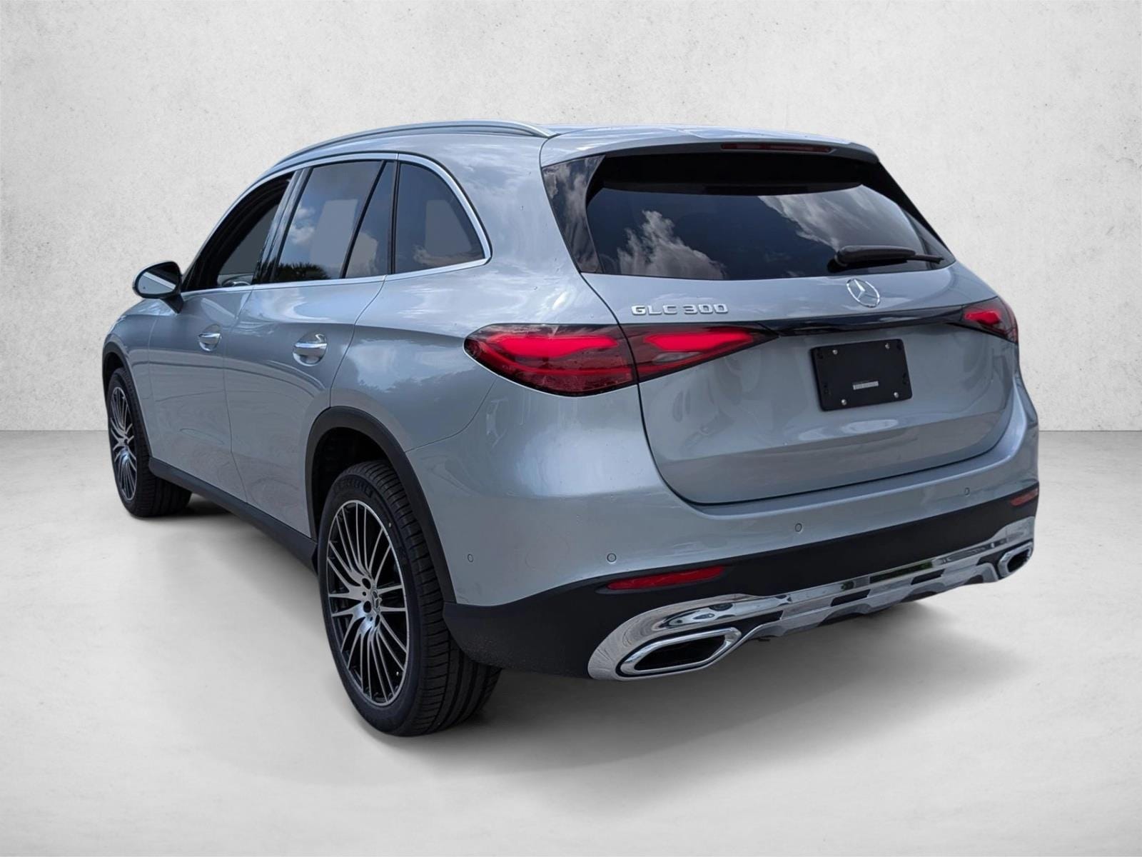 2026 GLC 300, photo 8 of 17