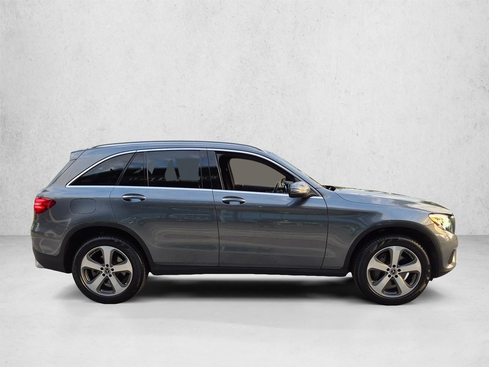 2019 GLC 300 4MATIC, photo 4 of 25