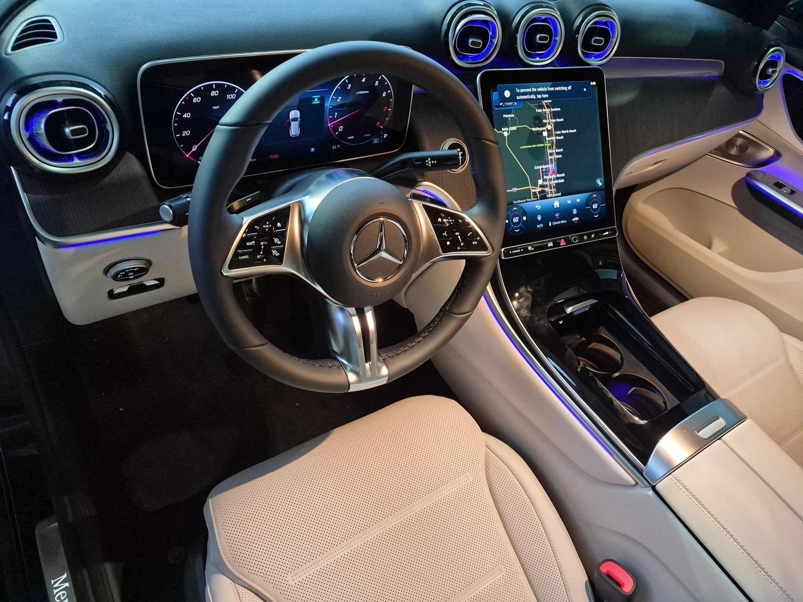 2026 GLC 300 4MATIC, photo 3 of 17