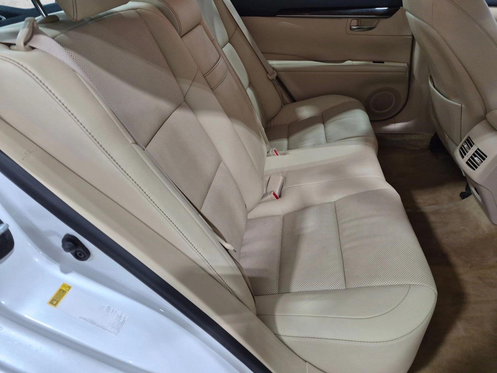 2014 Lexus ES 350, photo 20 of 25