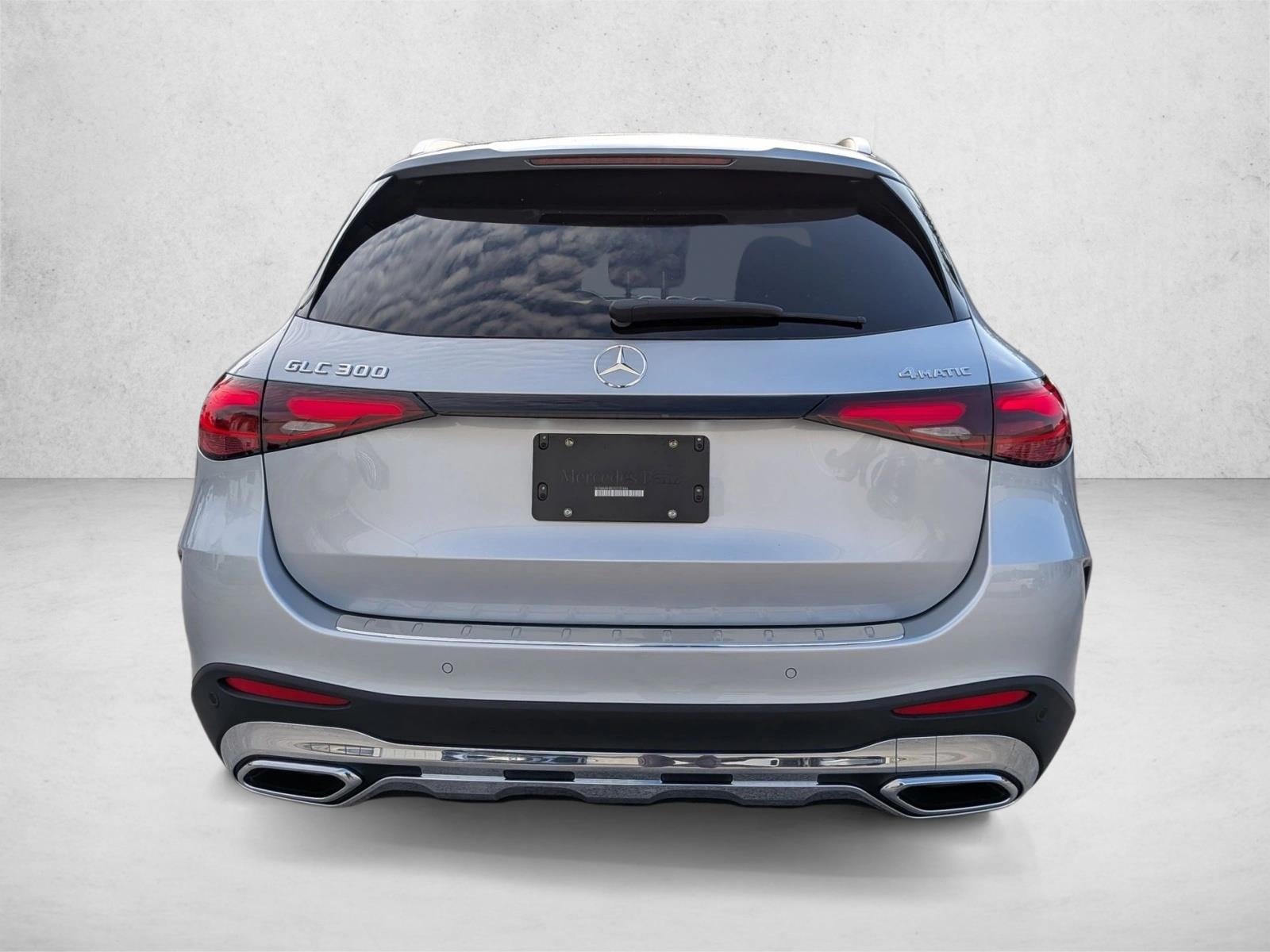 2026 GLC 300 4MATIC, photo 7 of 16