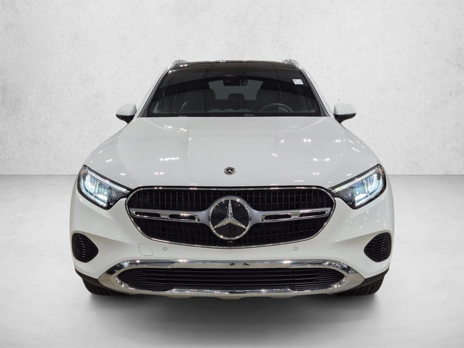 2026 GLC 300, photo 2 of 25
