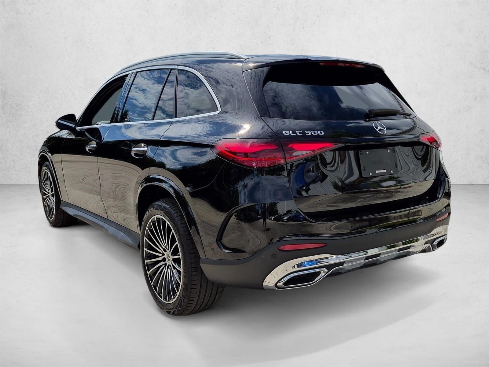 2027 GLC 300, photo 8 of 17
