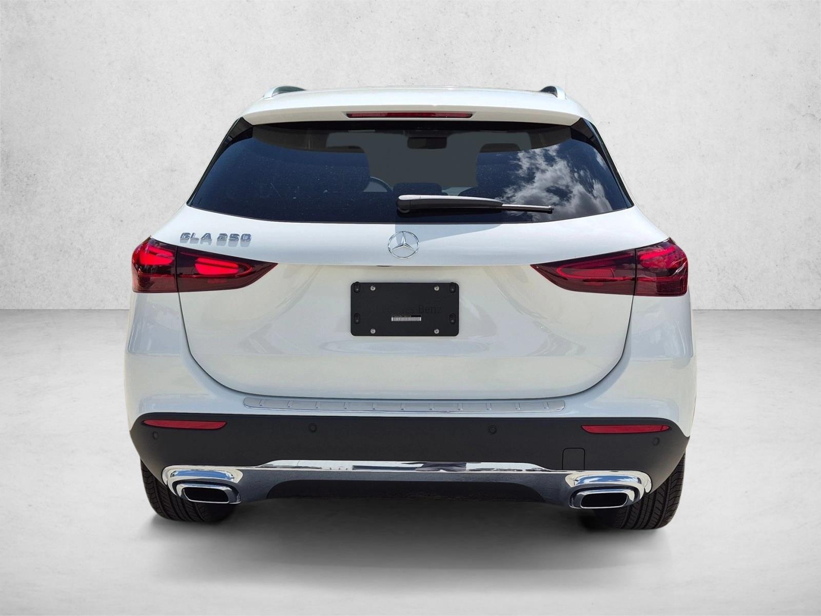 2026 GLA 250, photo 7 of 17