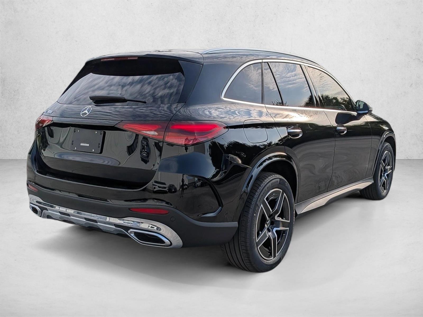 2026 GLC 300, photo 2 of 16