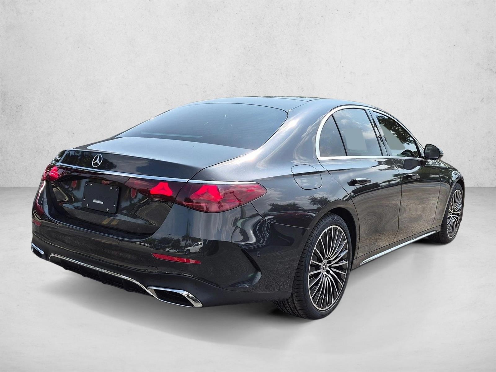 2027 E 350, photo 2 of 17