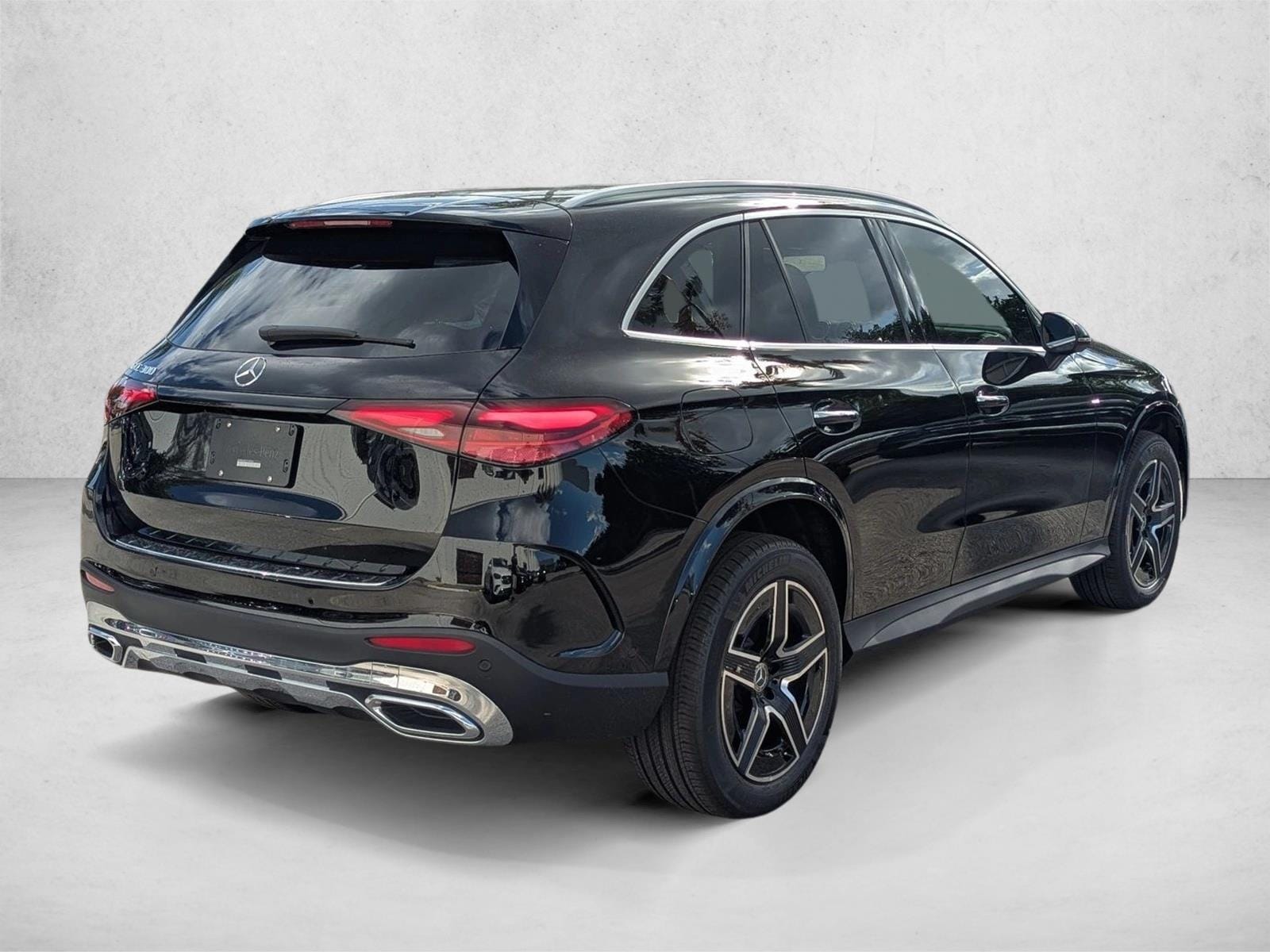 2026 GLC 300, photo 2 of 16