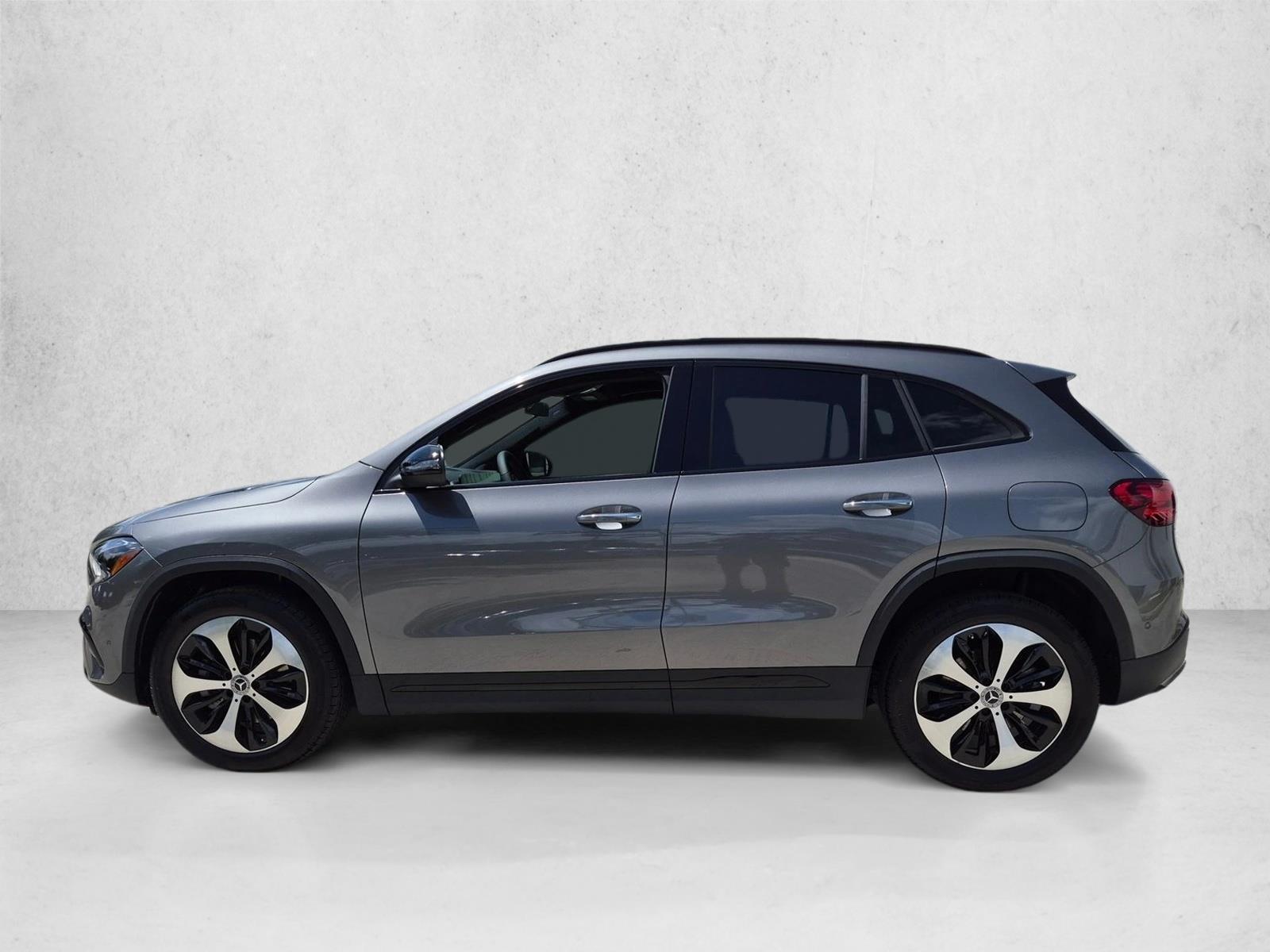 2026 GLA 250, photo 5 of 17
