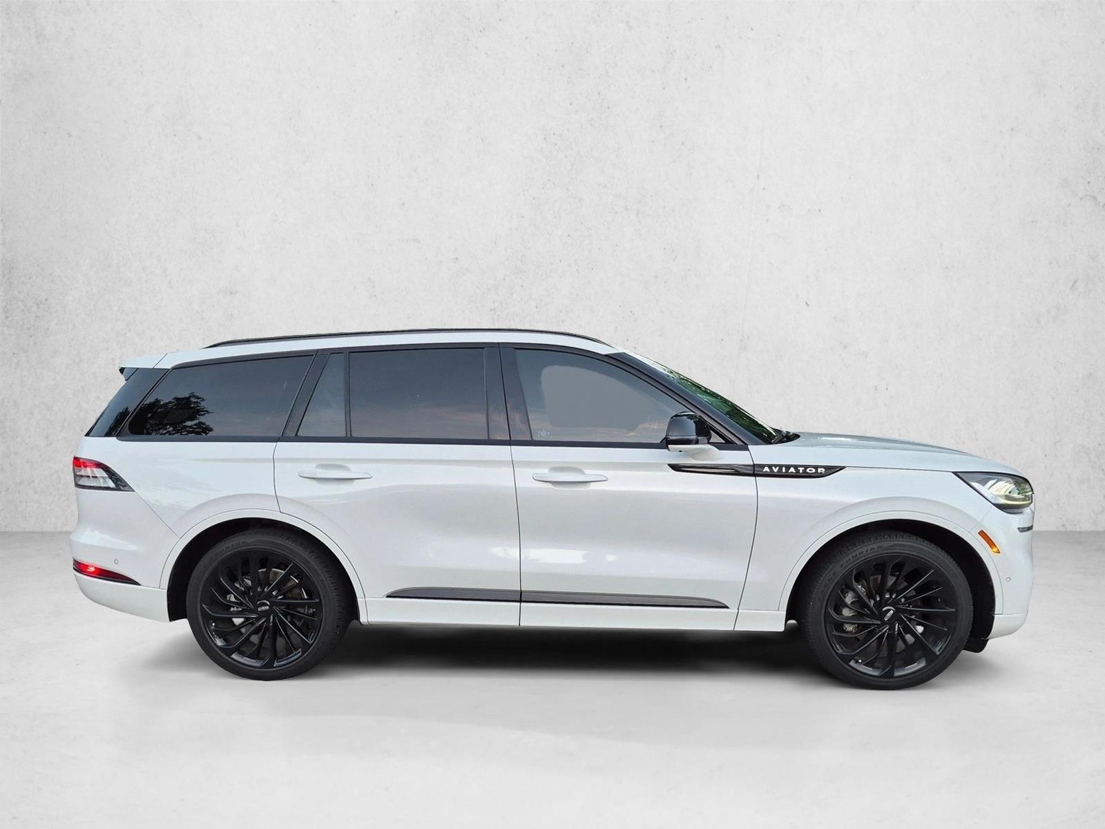 2023 Lincoln Aviator Reserve, photo 4 of 24