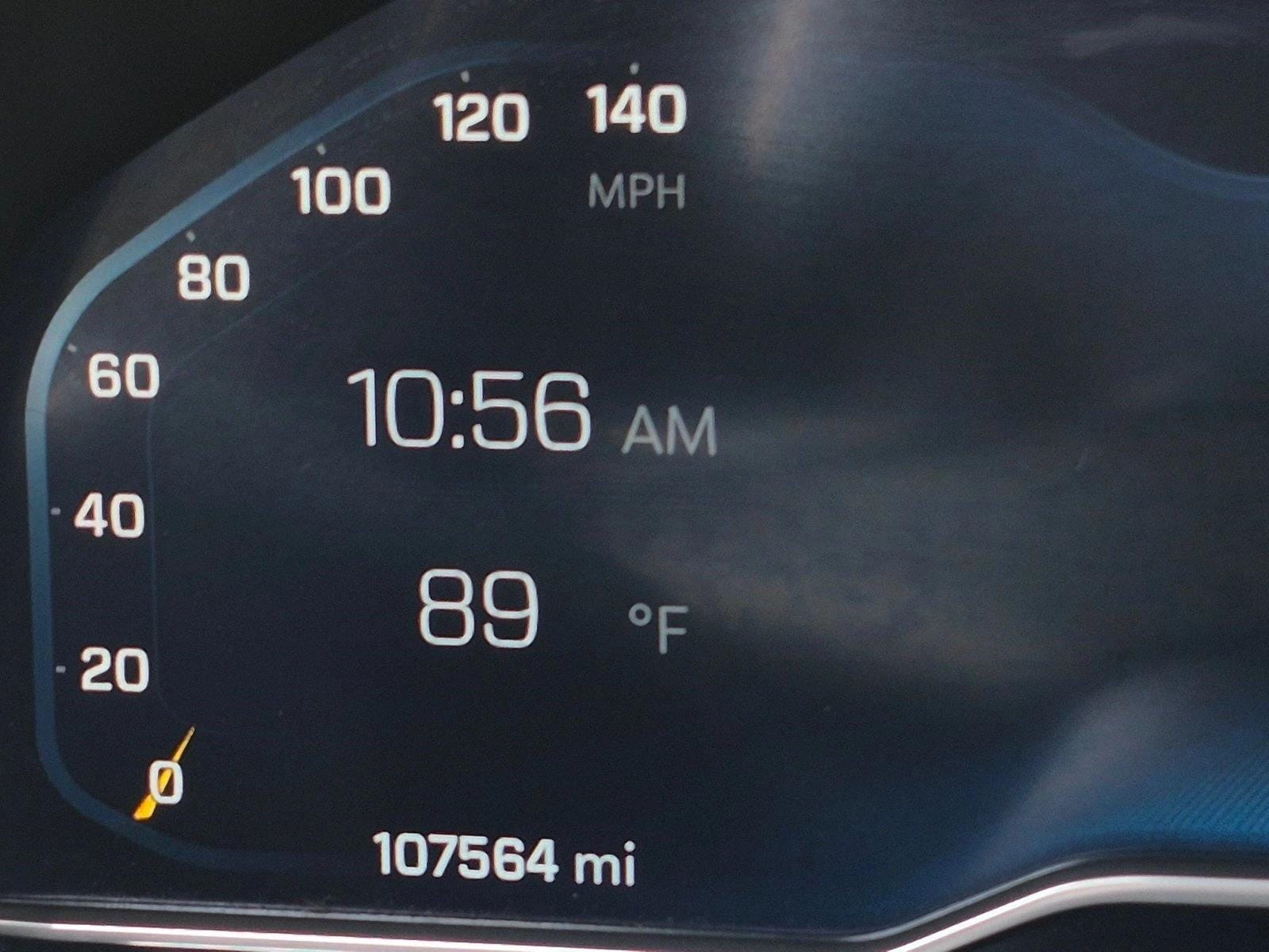 2022 Chevrolet Suburban Z71, photo 11 of 26