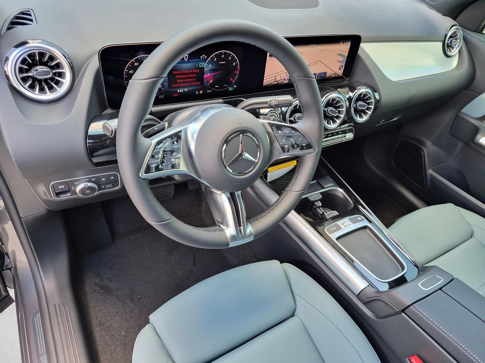 2026 GLA 250, photo 3 of 17