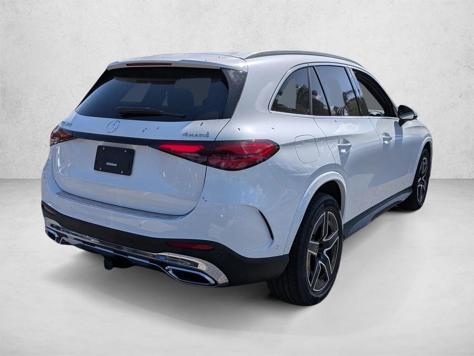 2026 GLC 300 4MATIC, photo 2 of 16