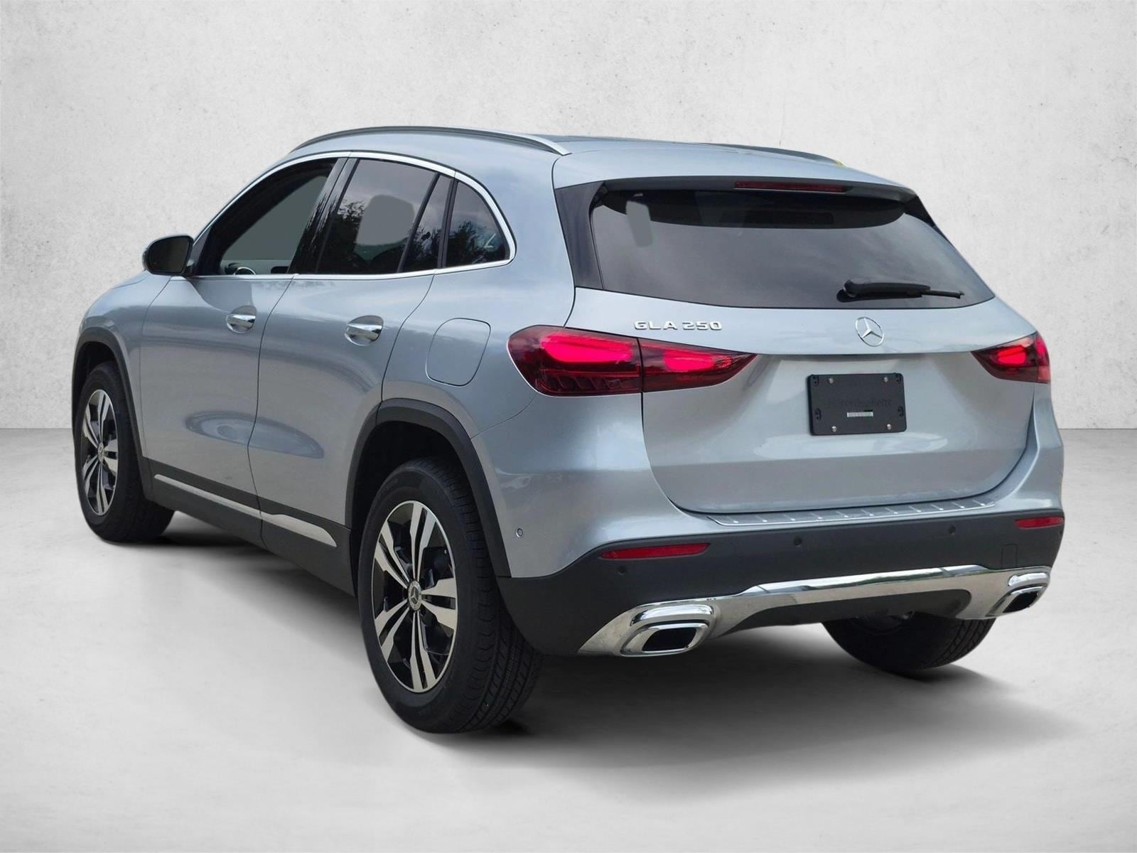 2026 GLA 250, photo 8 of 16