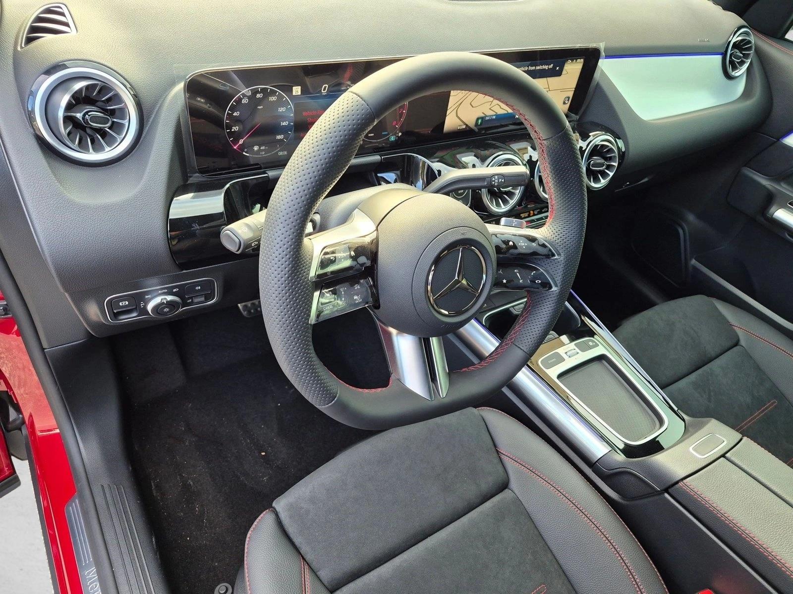 2026 GLA 250, photo 3 of 17