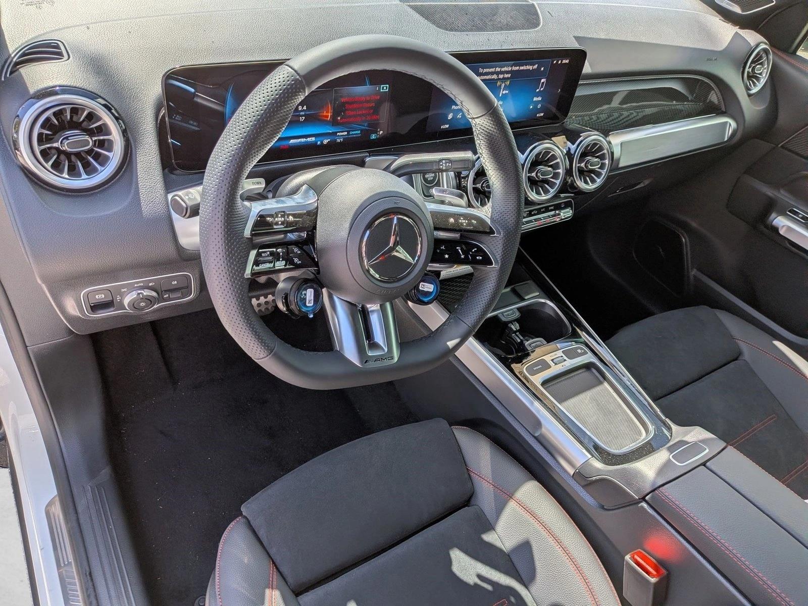 2026 AMG GLB 35, photo 3 of 16