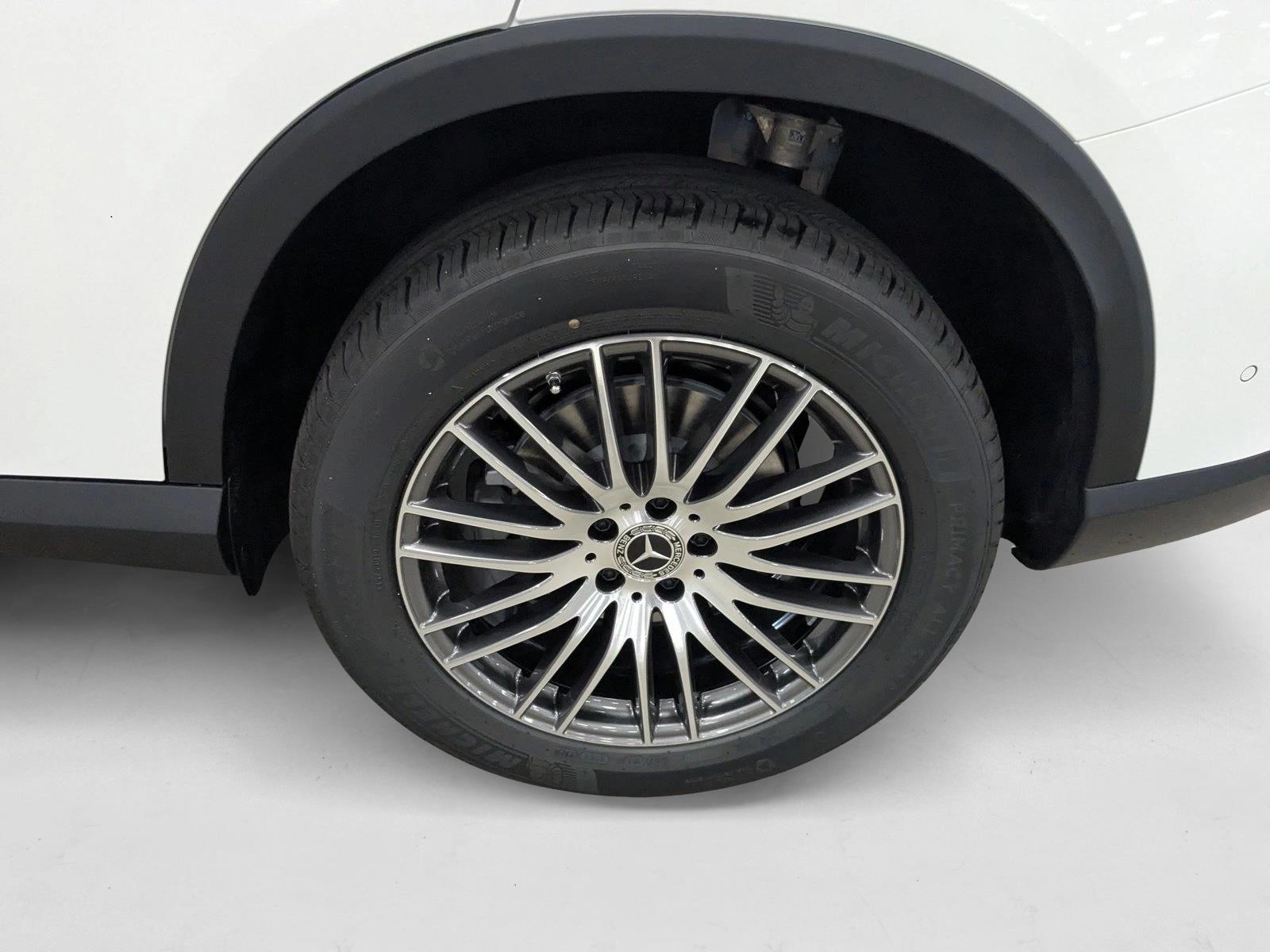 2026 GLC 300 4MATIC, photo 9 of 16