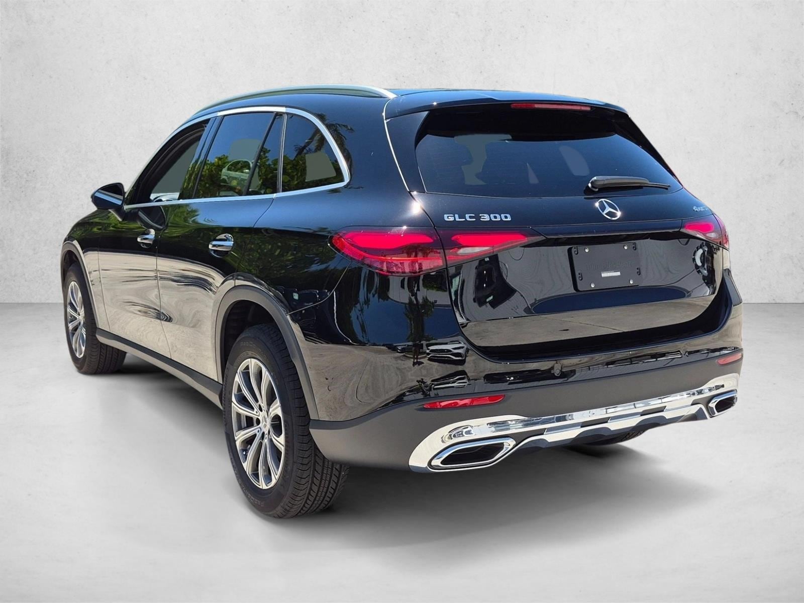 2026 GLC 300 4MATIC, photo 7 of 16