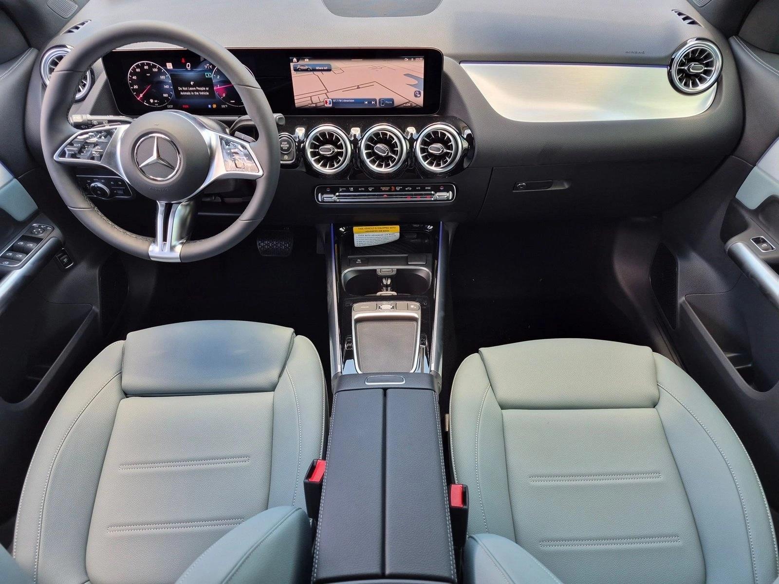 2026 GLA 250, photo 14 of 17