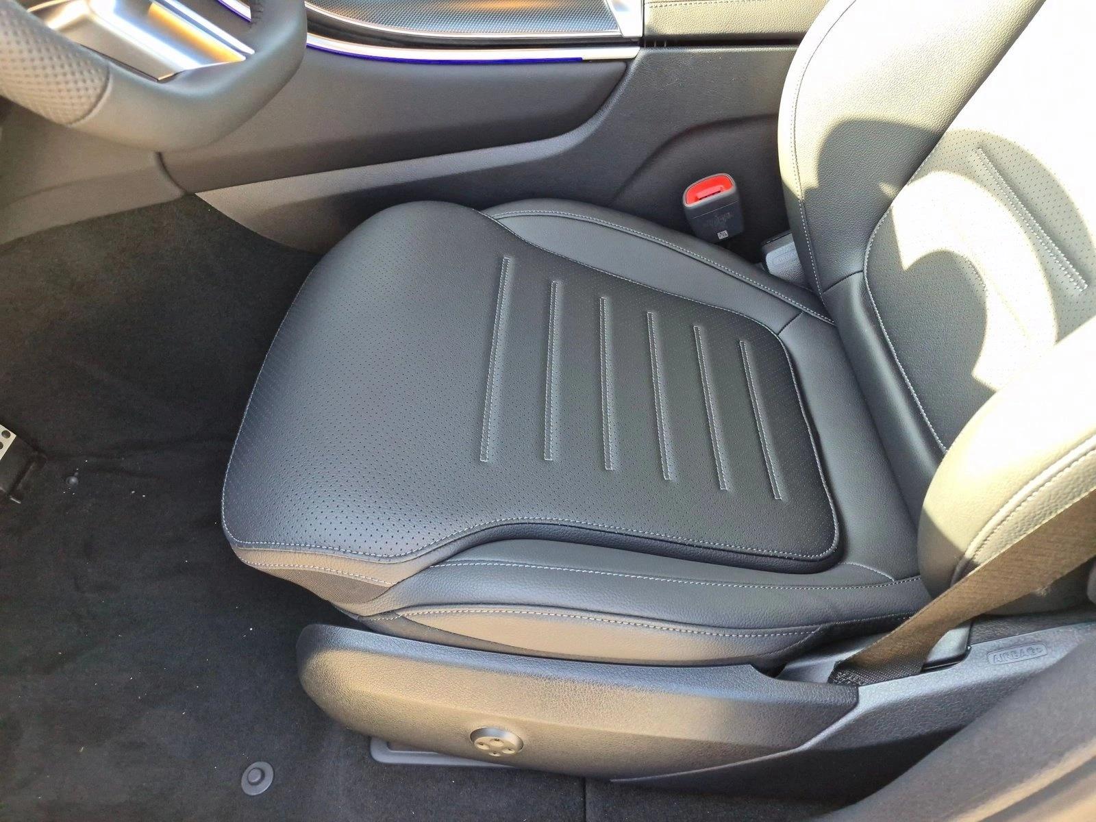 2027 GLC 300, photo 4 of 17