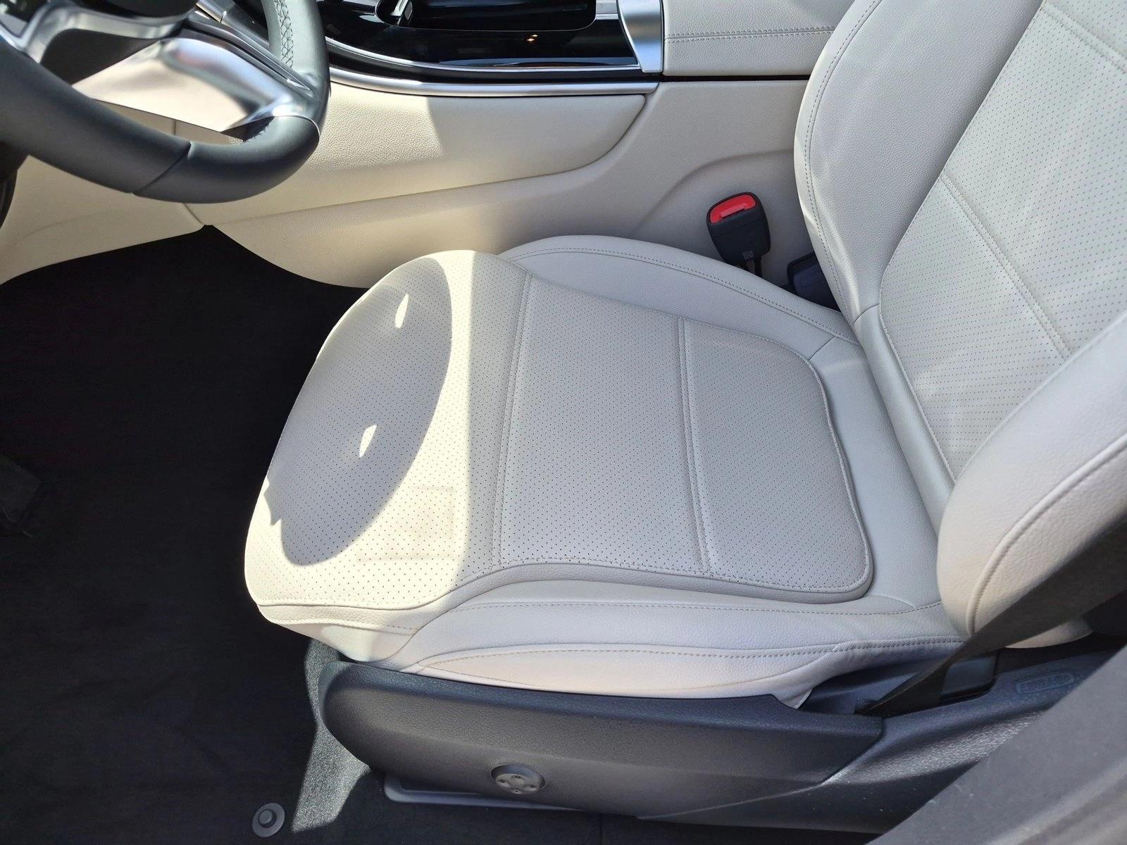 2027 GLC 300, photo 4 of 17