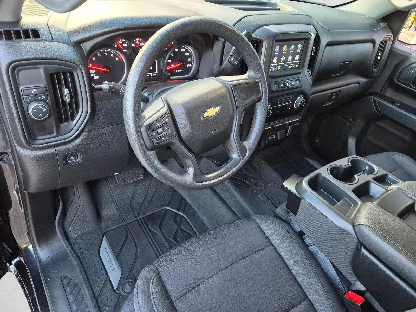 2023 Chevrolet Silverado Custom, photo 10 of 24