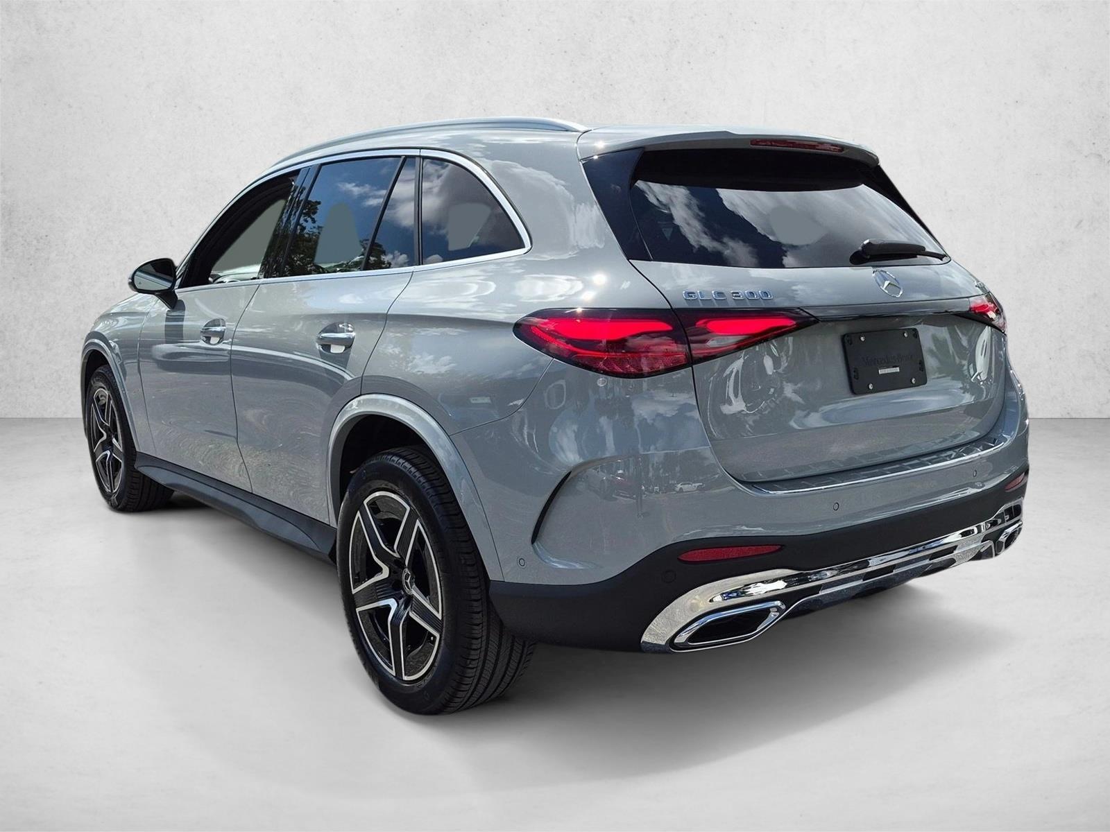 2027 GLC 300 4MATIC, photo 8 of 17
