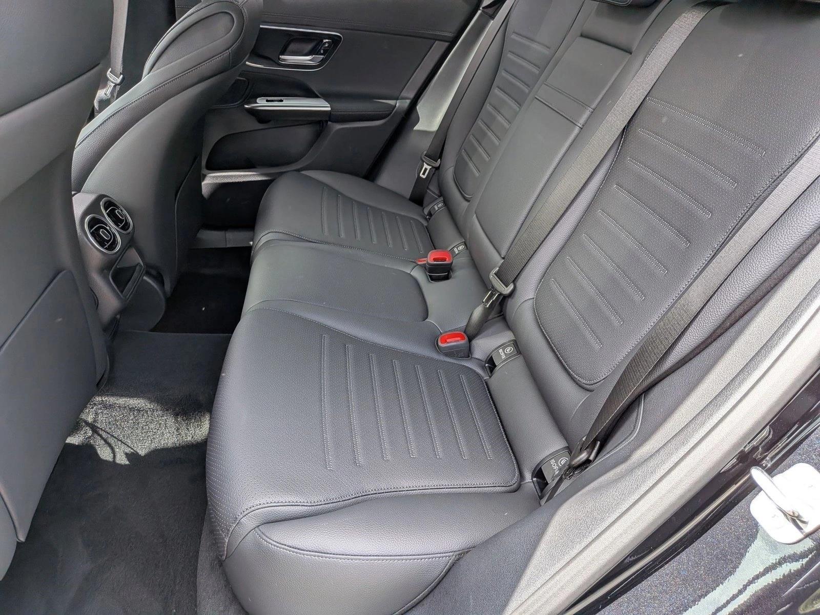 2026 GLC 300, photo 14 of 16