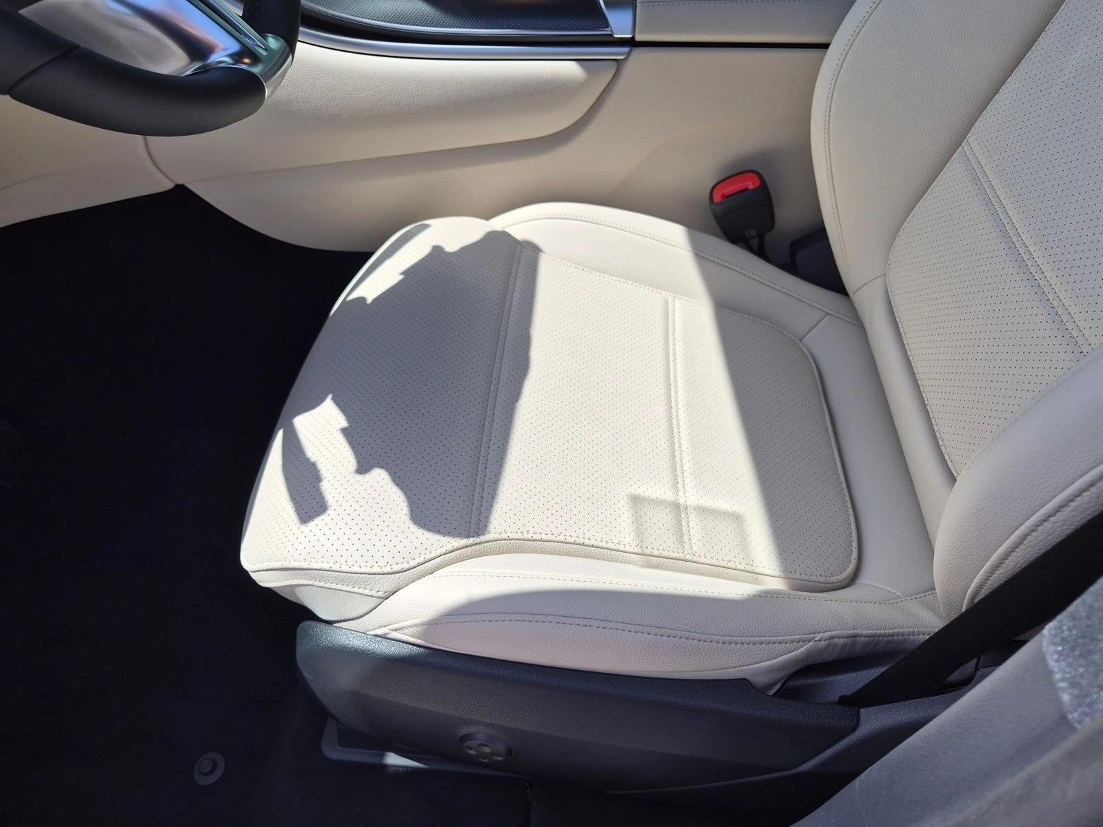 2027 GLC 300, photo 3 of 16